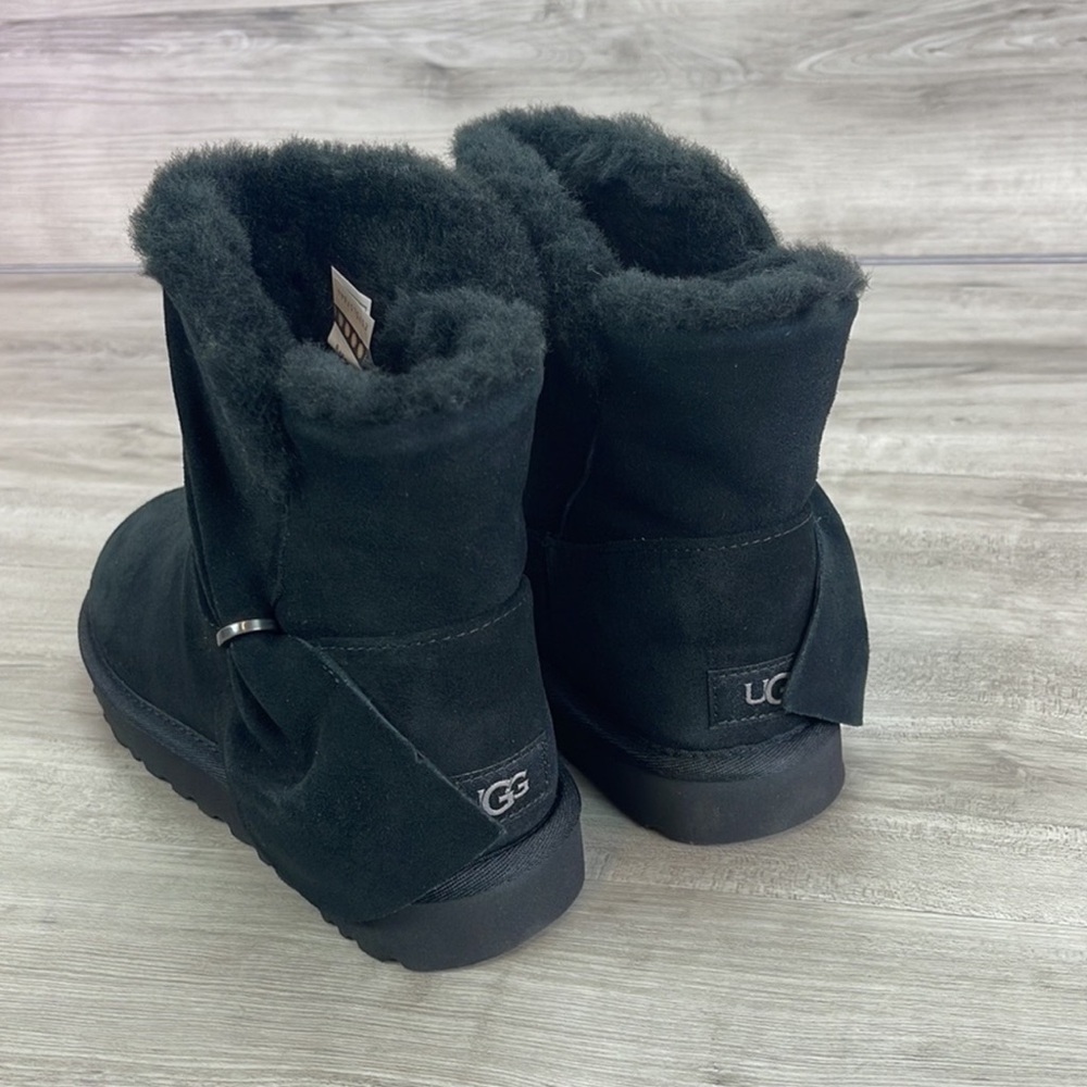 🍁UGG🍁 CLASSIC MINI TWIST BOOTS - Picture 3 of 10